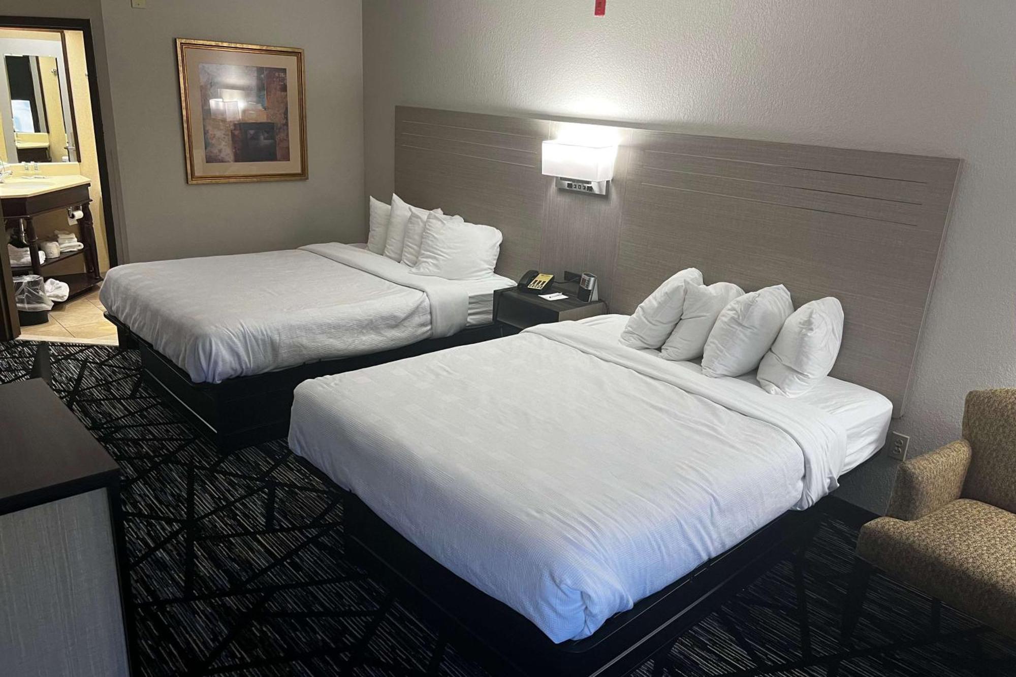 Baymont By Wyndham Monroe Ohio Hotel Bagian luar foto