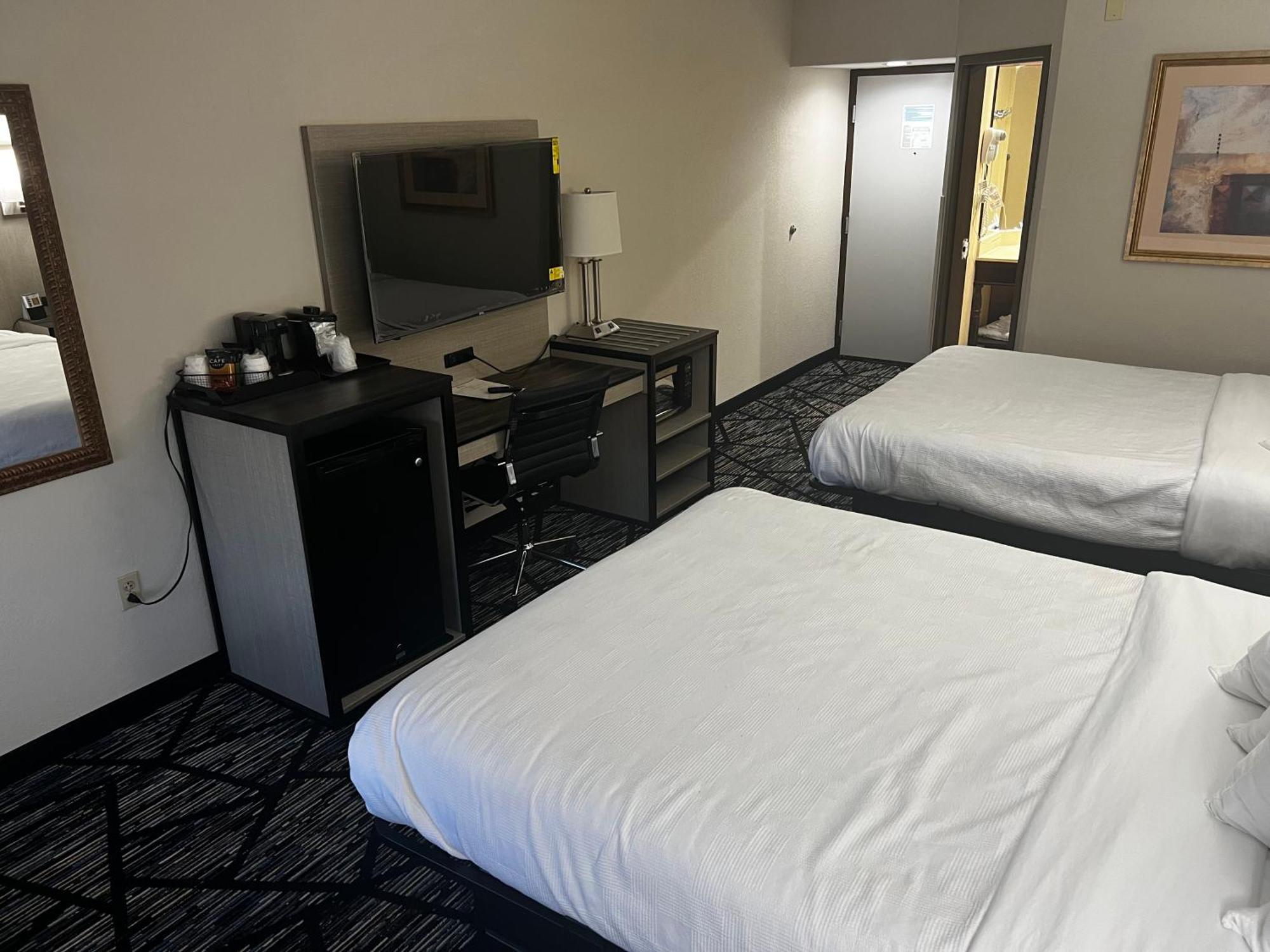 Baymont By Wyndham Monroe Ohio Hotel Bagian luar foto